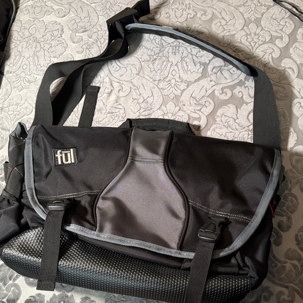 Ful Black Messenger travel cushioned laptop Bag for Men